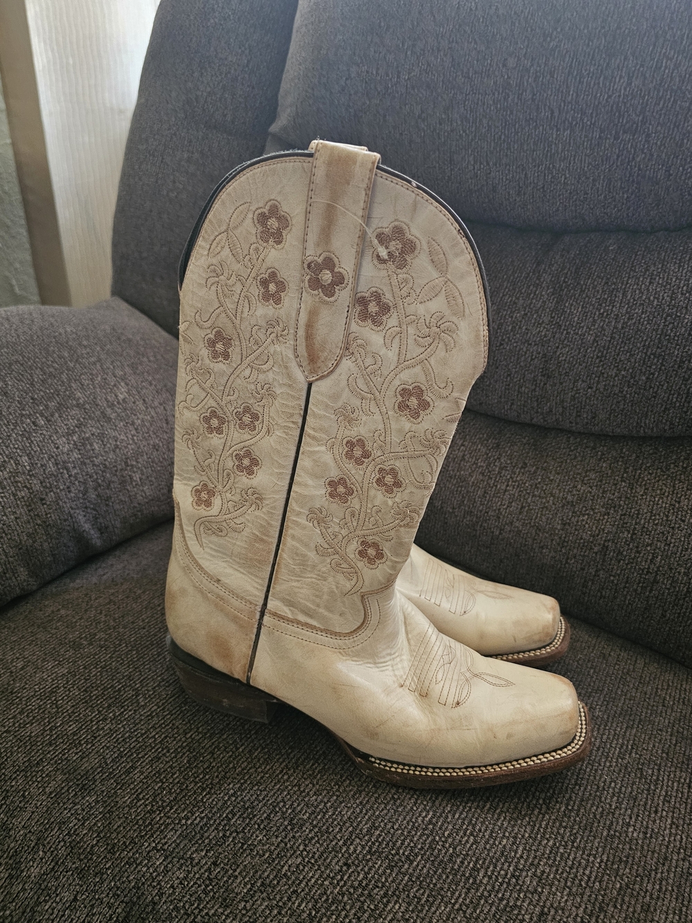 J.B. Dillon Cream Western Floral Embroidered Lace-Up Boots - Women